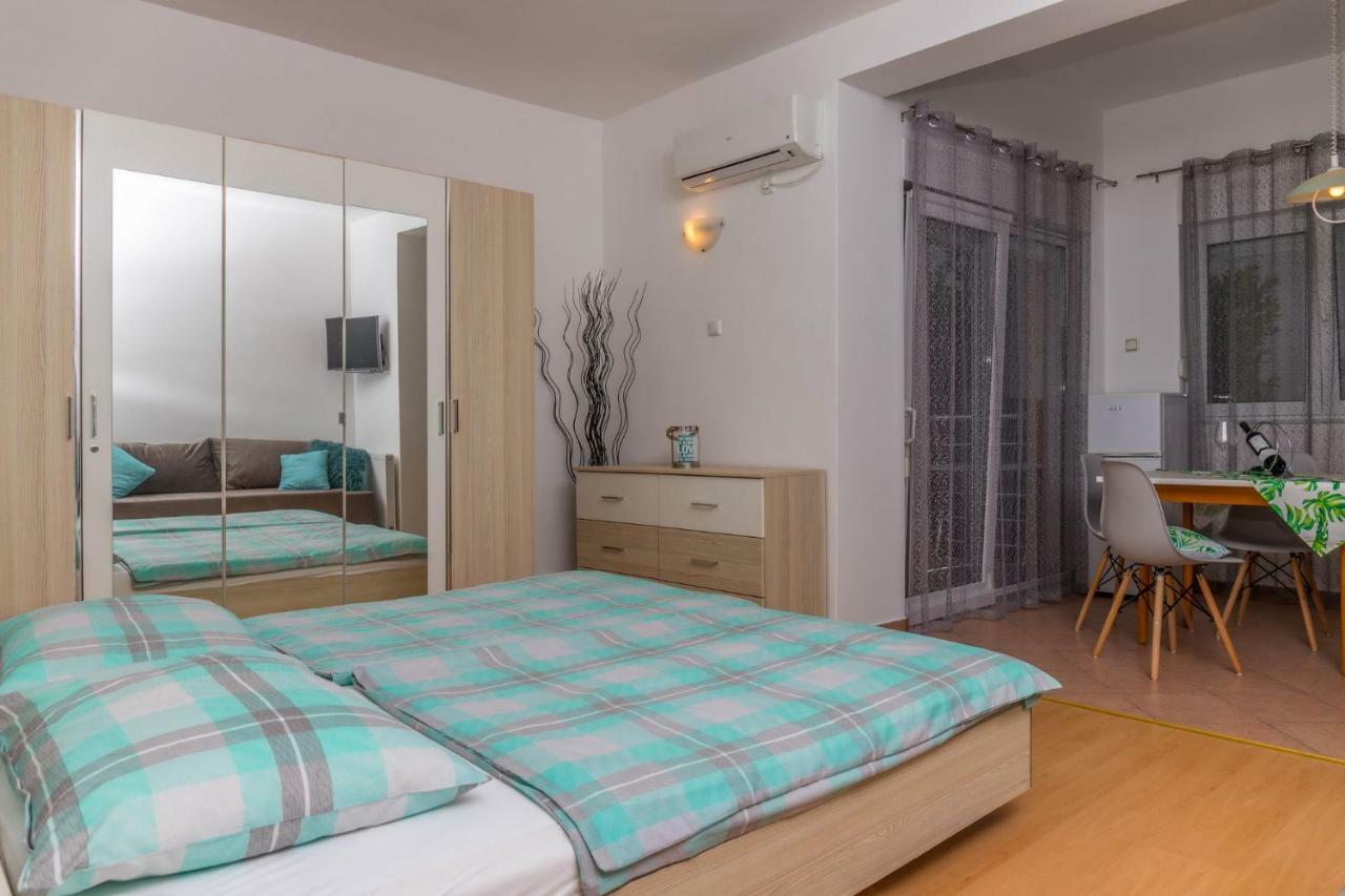 Apartments Zorica Dramalj Exterior photo