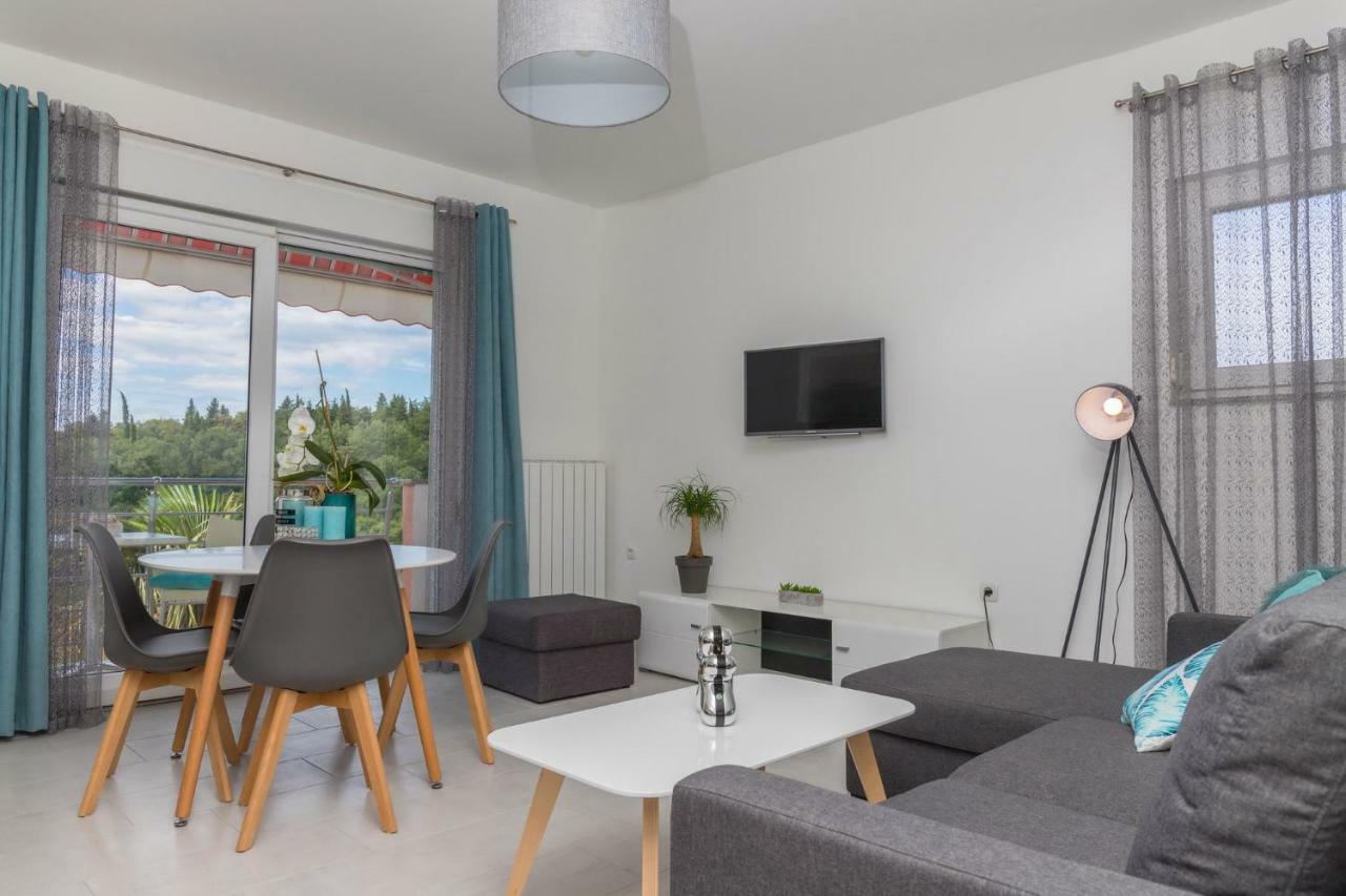 Apartments Zorica Dramalj Exterior photo